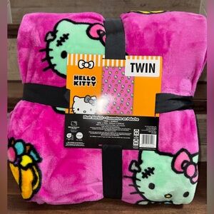 Super Cute 🥰 Hello Kitty Halloween Frankenstein Hot Pink Plush Twin Blanket
